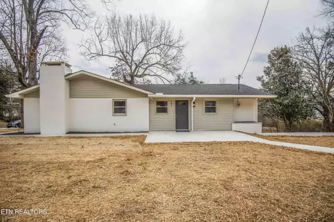 101 W Irving Ln, Oak Ridge, TN 37830
