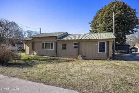 101 Galyon Rd, Lenoir City, TN 37771