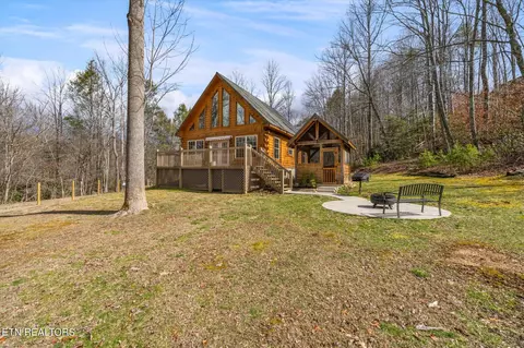 202 204 Tunnel Ridge Dr, Sevierville, TN 37876