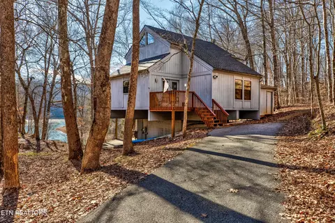 360 White Tail Ln, La Follette, TN 37766