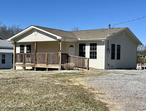 107 Hall St, Vonore, TN 37885