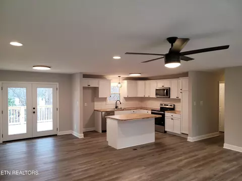 7917 Blueberry Rd, Powell, TN 37849 photo 5