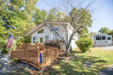 837 Peacock Ridge Dr, Townsend, TN 37882