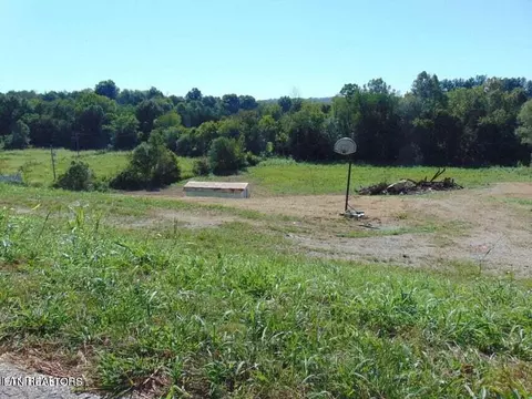 1835 Old Hwy 63, Speedwell, TN 37870