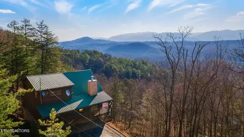 2130 Dogwood Dr, Sevierville, TN 37876