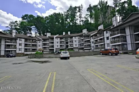 616 Turkey Nest Rd #208, Gatlinburg, TN 37738