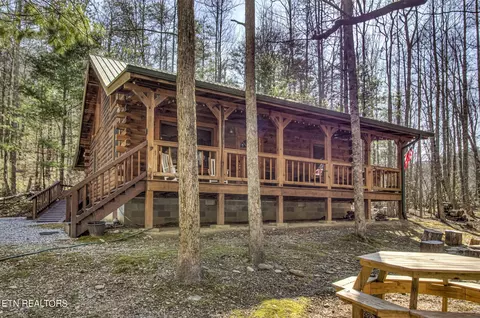 2920 Smithfield Rd, Tellico Plains, TN 37385