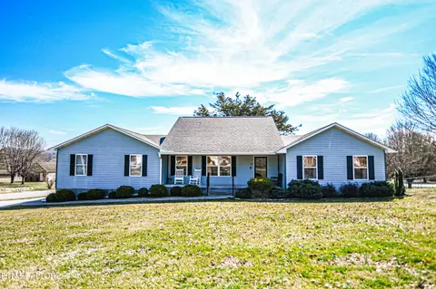 147 Thacker Dr, La Follette, TN 37766