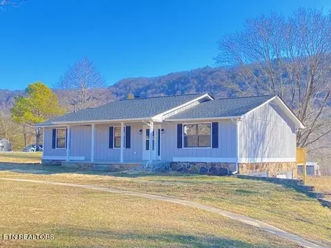 9597 Highway 131, Washburn, TN 37888