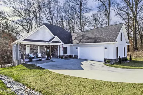 102 Doya Ln, Loudon, TN 37774