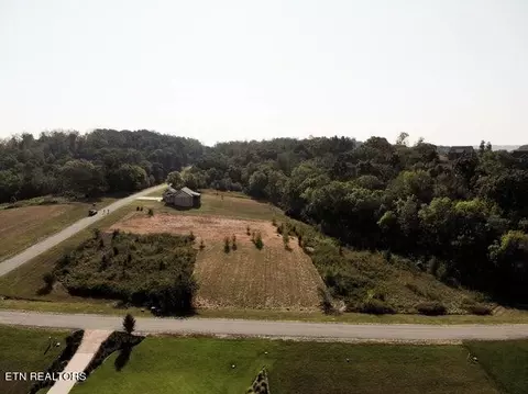 273 W W Shore Dr, Rockwood, TN 37854