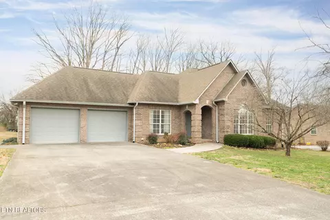 959 Meadow Oaks Dr, Maryville, TN 37803