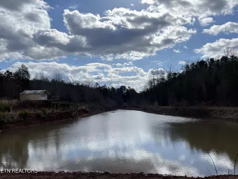 2072 Ballplay Rd, Madisonville, TN 37354