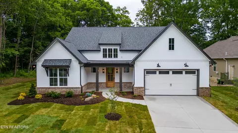 100 Chanusi Way, Loudon, TN 37774