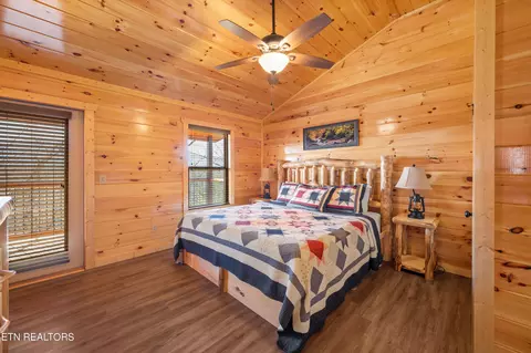 Bedroom - 2152 E View Dr, Sevierville, TN 37876 photo 8 of 9