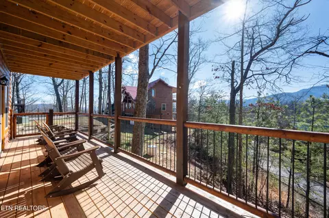 Exterior - 2152 E View Dr, Sevierville, TN 37876 photo 4 of 11