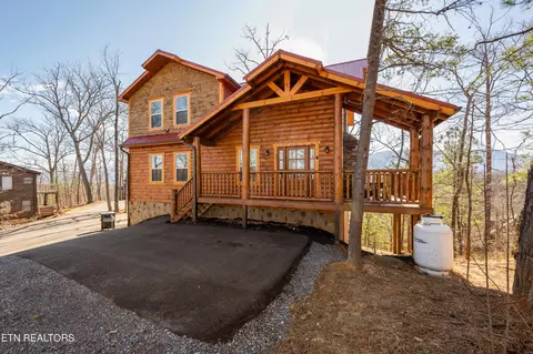 2152 E View Dr, Sevierville, TN 37876