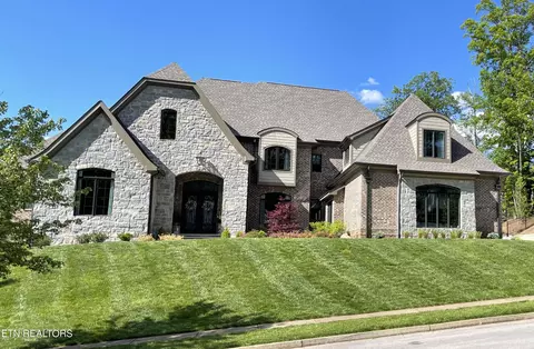 739 Barnsley Rd, Knoxville, TN 37934