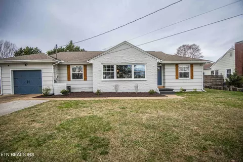 1617 Everett Ave, Maryville, TN 37804