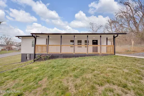 1001 Mcarthur St, Johnson City, TN 37601