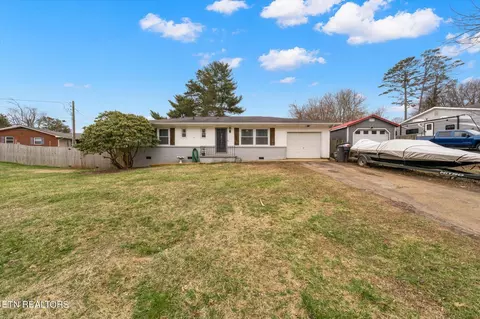 5840 Pepperhill Rd, Knoxville, TN 37921