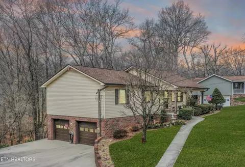 132 Iroquois Ln, Clinton, TN 37716