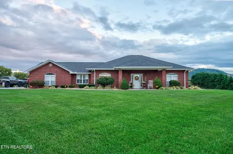 1316 Robert Ridge Rd, Sevierville, TN 37862