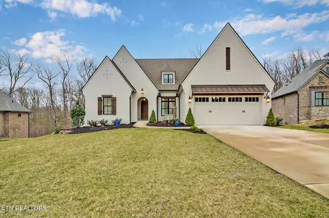 108 Chestnut Ridge Ct, Crossville, TN 38558