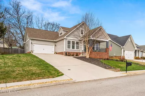 2559 Kings Mountain Ln, Knoxville, TN 37920