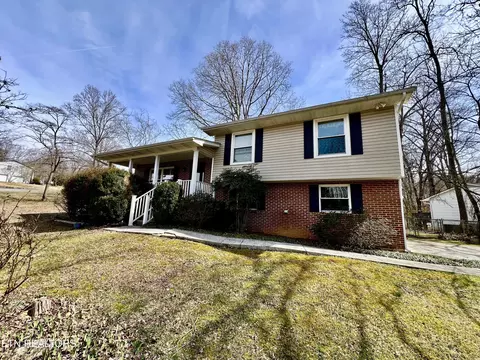 1500 W Woodshire Dr, Knoxville, TN 37922