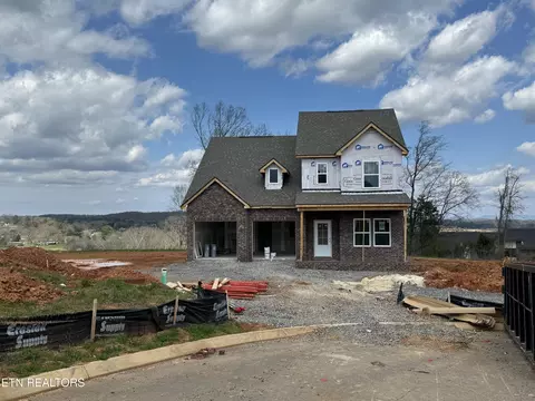 127 Red Spruce Cir, Lenoir City, TN 37771