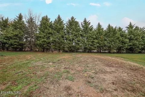 1568 Tsuga Dr, Alcoa, TN 37701