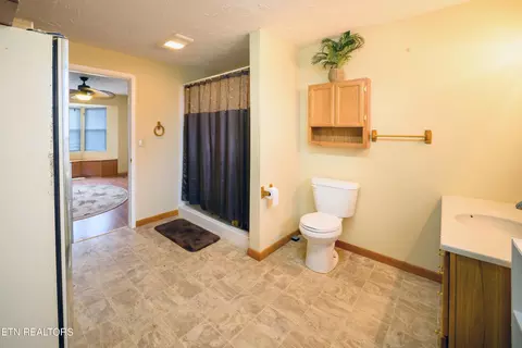 Bath - 1191 E Old Andrew Johnson Hwy, Talbott, TN 37877 photo 2 of 5