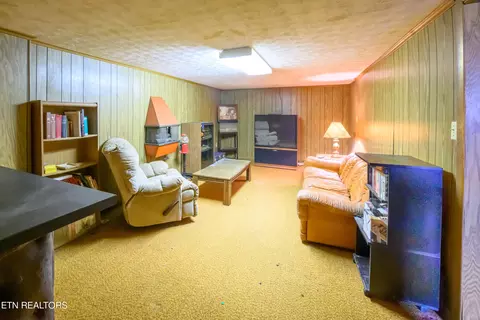 Bedroom - 1191 E Old Andrew Johnson Hwy, Talbott, TN 37877 photo 14 of 16