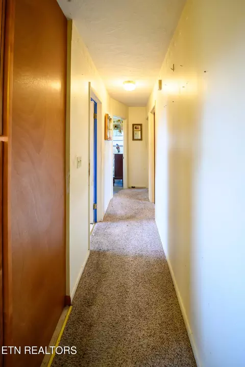 Entry Way - 1191 E Old Andrew Johnson Hwy, Talbott, TN 37877 photo 1 of 2