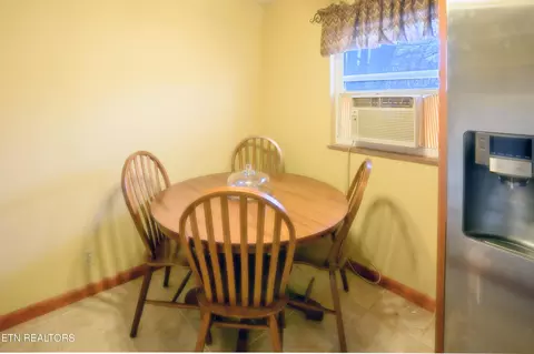 Dining - 1191 E Old Andrew Johnson Hwy, Talbott, TN 37877 photo 1 of 2