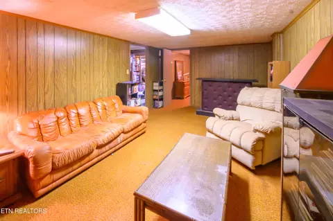 Living - 1191 E Old Andrew Johnson Hwy, Talbott, TN 37877 photo 6 of 7
