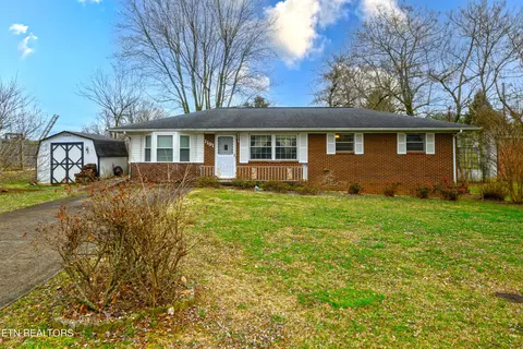Exterior - 1191 E Old Andrew Johnson Hwy, Talbott, TN 37877 photo 1 of 12