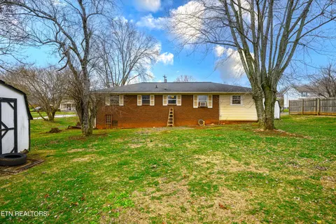 Exterior - 1191 E Old Andrew Johnson Hwy, Talbott, TN 37877 photo 5 of 12