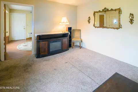 Living - 1191 E Old Andrew Johnson Hwy, Talbott, TN 37877 photo 2 of 7
