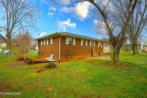 Exterior - 1191 E Old Andrew Johnson Hwy, Talbott, TN 37877 photo 4 of 12