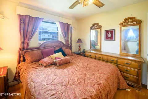 Bedroom - 1191 E Old Andrew Johnson Hwy, Talbott, TN 37877 photo 7 of 16