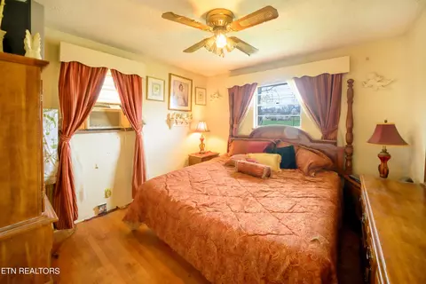 Bedroom - 1191 E Old Andrew Johnson Hwy, Talbott, TN 37877 photo 4 of 16