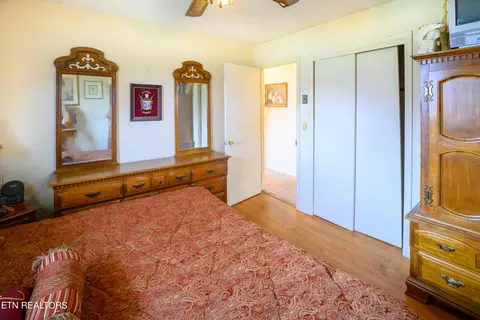 Bedroom - 1191 E Old Andrew Johnson Hwy, Talbott, TN 37877 photo 6 of 16