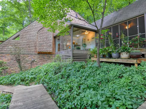 302 Mckinney Rd, Blaine, TN 37709