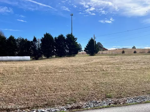 Harlan Daugherty St, Englewood, TN 37329
