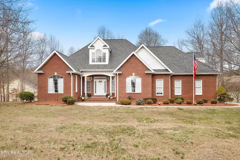 105 Hemlock Ln, Rocky Top, TN 37769