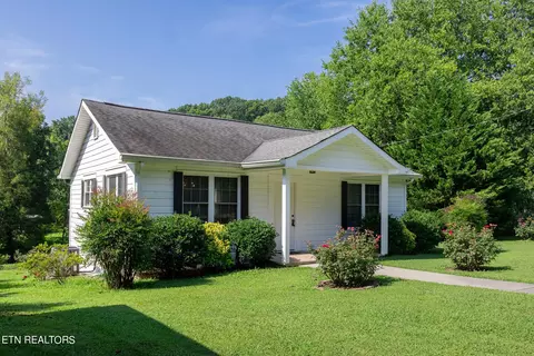 1609 Betts St, Athens, TN 37303