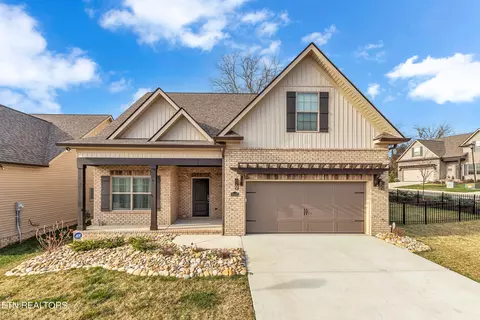 10101 Songbird Ln, Knoxville, TN 37931