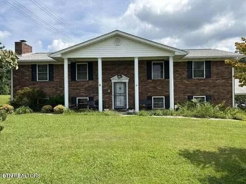 7300 Hallbrook Rd, Knoxville, TN 37918